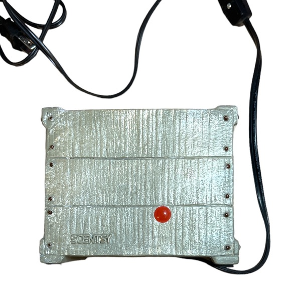 Scentsy Fruit Crate *Retired* Wax Warmer - Picture 6 of 10